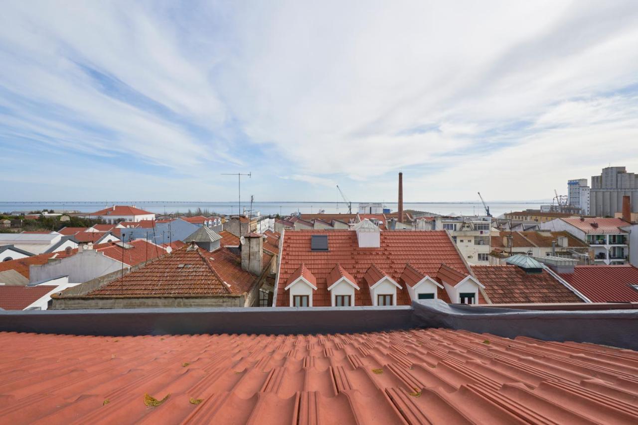 Bright Apt W Balcony, Ac, Parking, By Timecooler Лиссабон Экстерьер фото
