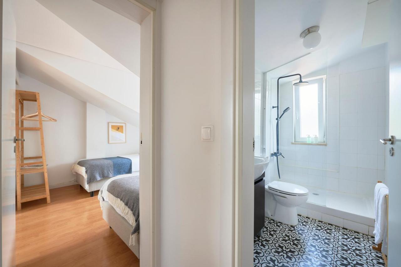 Bright Apt W Balcony, Ac, Parking, By Timecooler Лиссабон Экстерьер фото